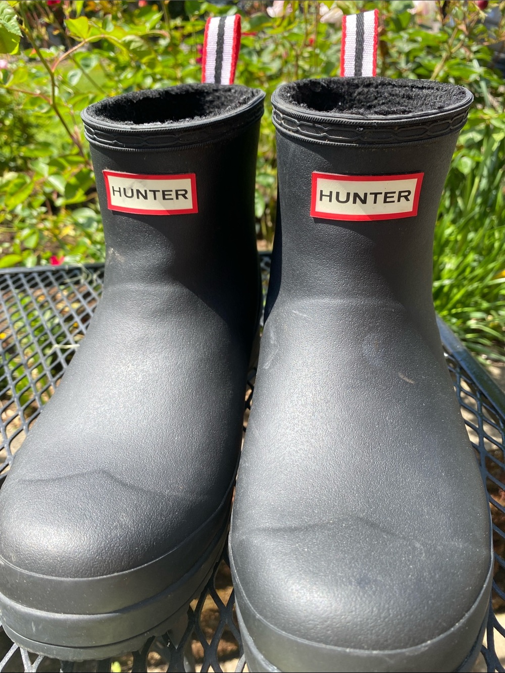 Preowned Hunter Chelsea Black Short Rain Boots  Size 6 UK Excellent like new